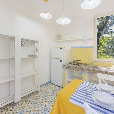 Le Querce Villa โปรชิดา ภายนอก รูปภาพ
