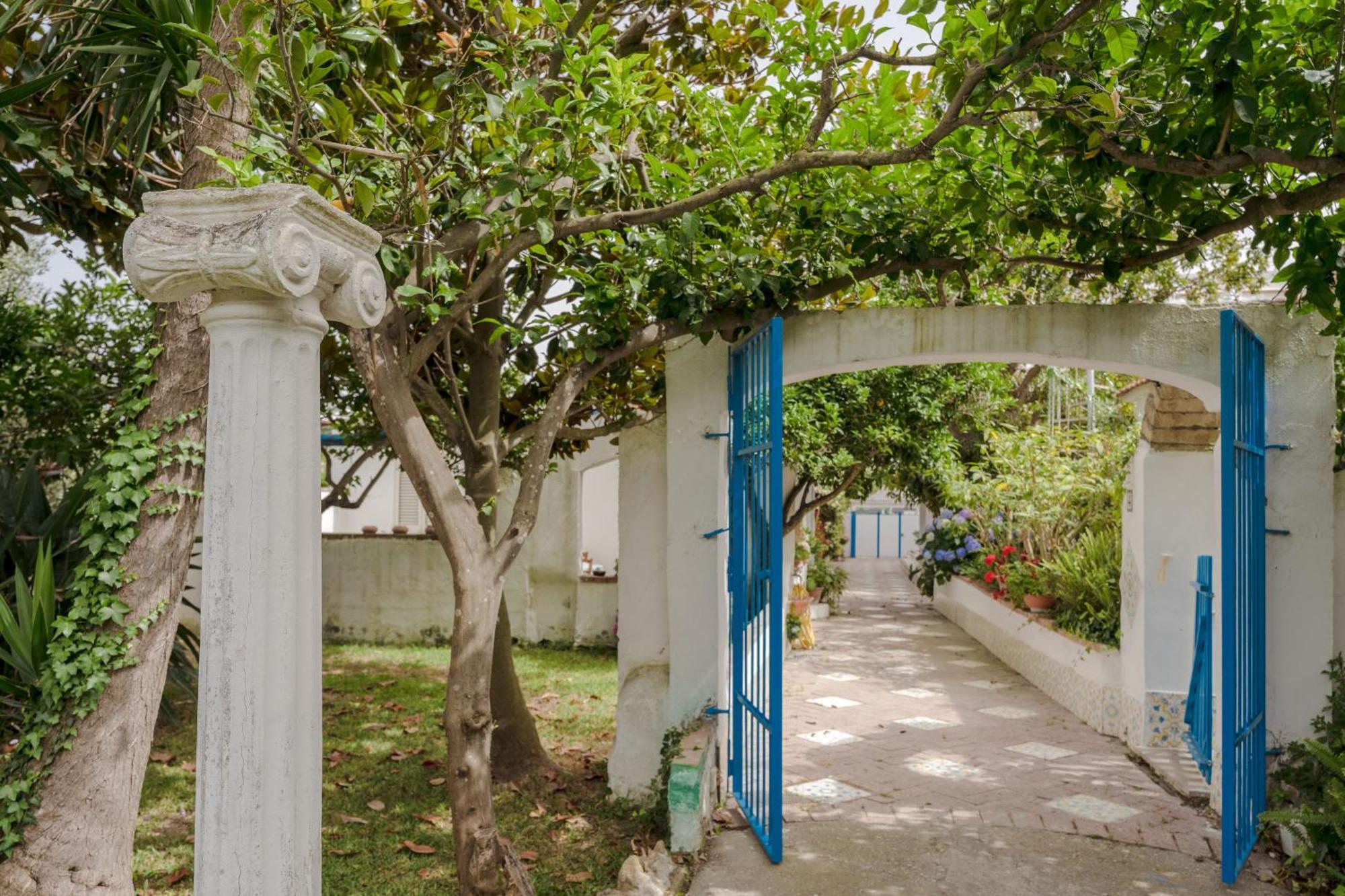 Le Querce Villa โปรชิดา ภายนอก รูปภาพ