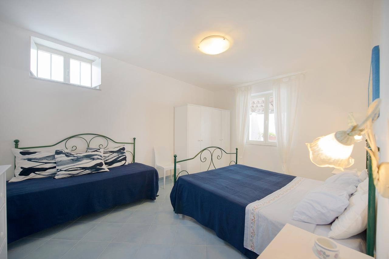 Le Querce Villa โปรชิดา ภายนอก รูปภาพ