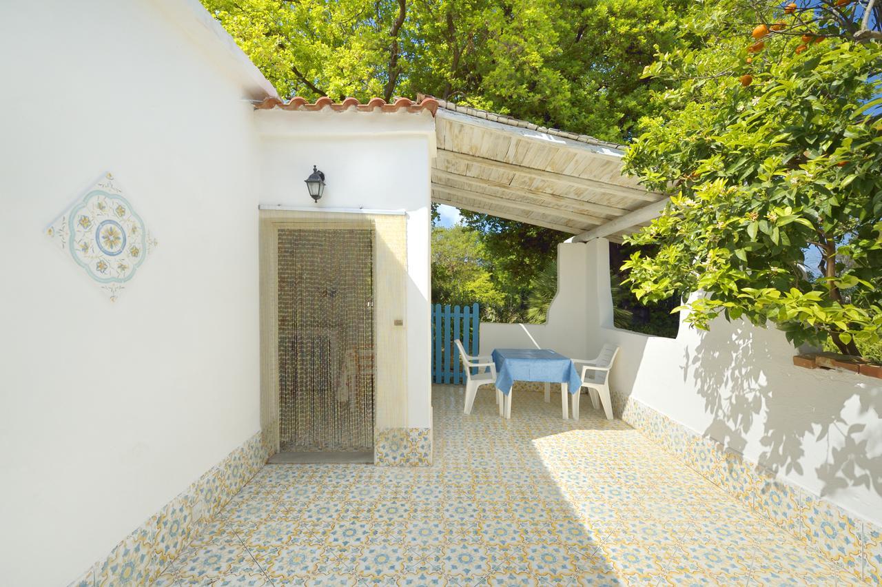 Le Querce Villa โปรชิดา ภายนอก รูปภาพ
