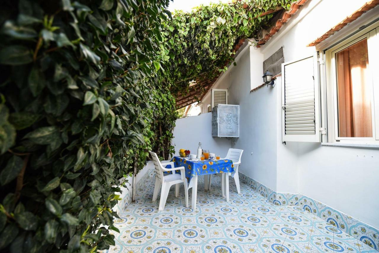 Le Querce Villa โปรชิดา ภายนอก รูปภาพ